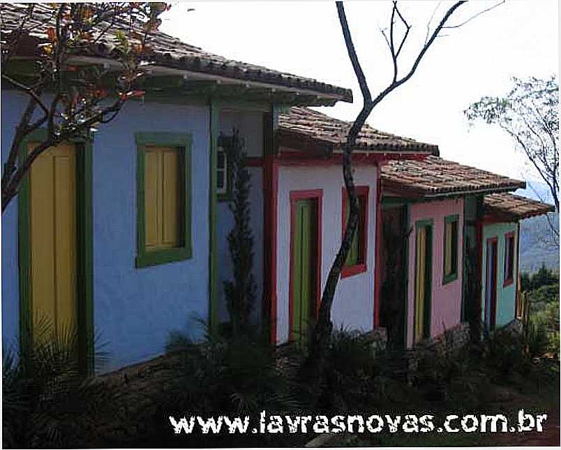 LAVRAS NOVAS-MG-CASARIO NO CENTRO-FOTO:DENTRODOMOCHILAO.COM  - LAVRAS NOVAS - MG