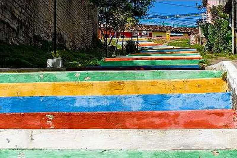 ARRAIAL DAJUDA-BA-ESCADARIA COLORIDA-FOTO:AMADEO_MENEGAT - ARRAIAL D AJUDA - BA