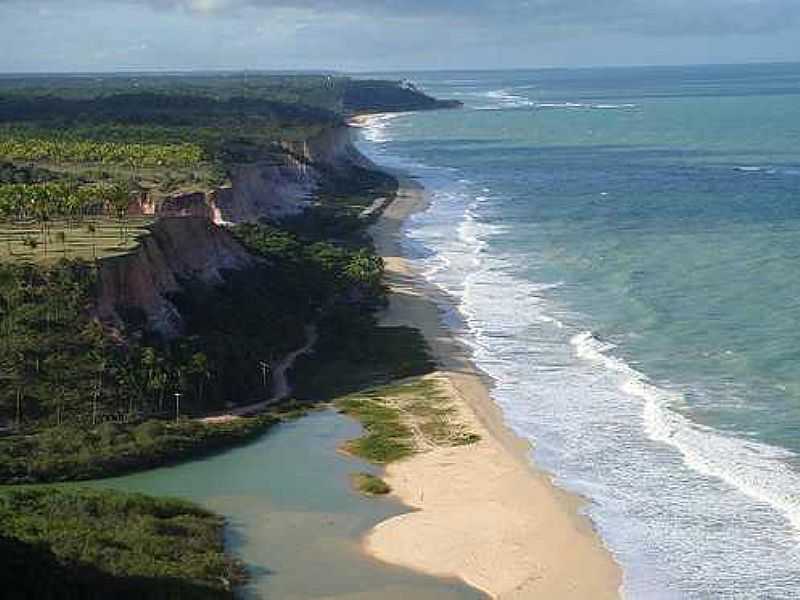 ARRAIAL DAJUDA-BA-PAREDES NA PRAIA-FOTO:AMADEO_MENEGAT - ARRAIAL D AJUDA - BA