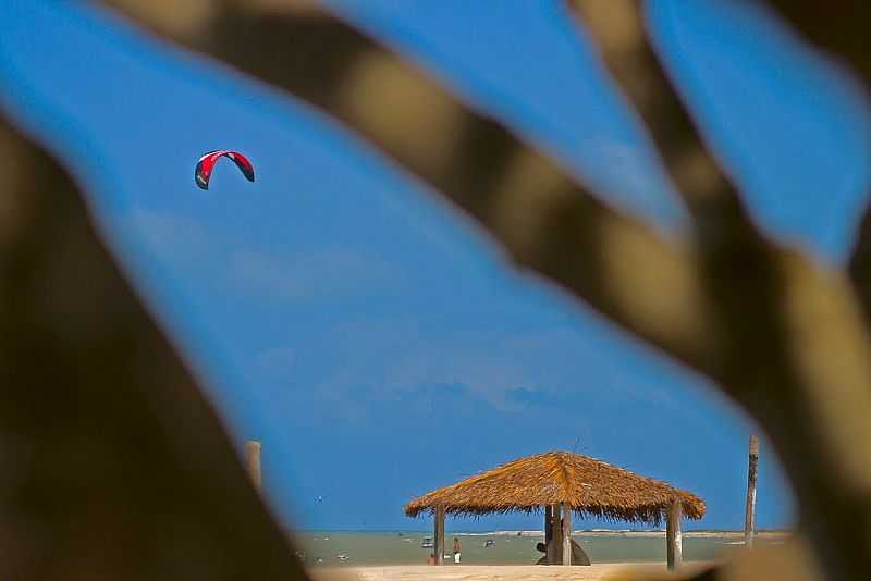 SO MIGUEL DO GOSTOSO-RN-PARAPENTE NA PRAIA DO MACEI-FOTO:THYRONE - SO MIGUEL DO GOSTOSO - RN