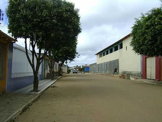 RUA HERMNIO ARAJO DOS SANTOS-FOTO:TIAONEIVA - MATA VERDE - MG