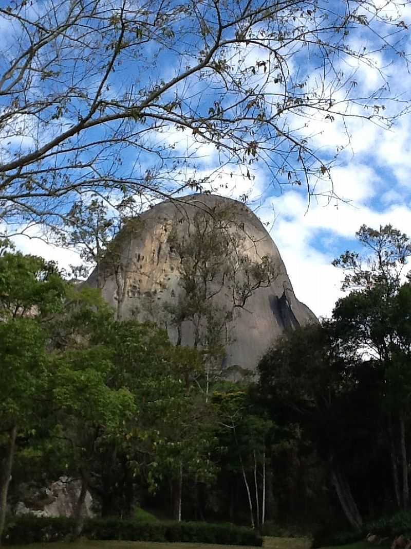 PEDRA AZUL ES - PATRIMNIO DA HUMANIDADE - FOTO : E.J.MANZI - PEDRA AZUL - ES