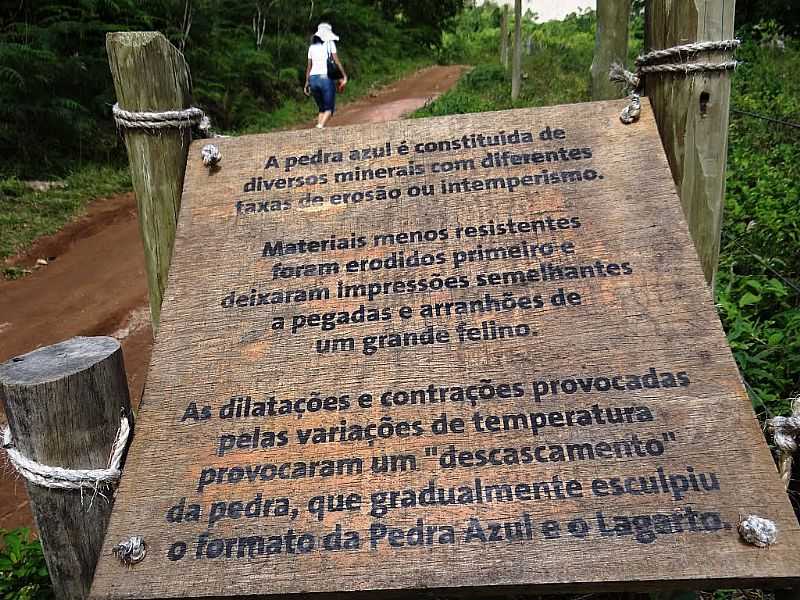 PEDRA AZUL-ES-PAINEL EXPLICATIVO NO CAMINHO PARA O MIRANTE E PEDRA AZUL-FOTO:PAULO YUJI TAKARADA - PEDRA AZUL - ES