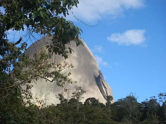 PEDRA DO LAGARTO-FOTO:MASSAD - PEDRA AZUL - ES