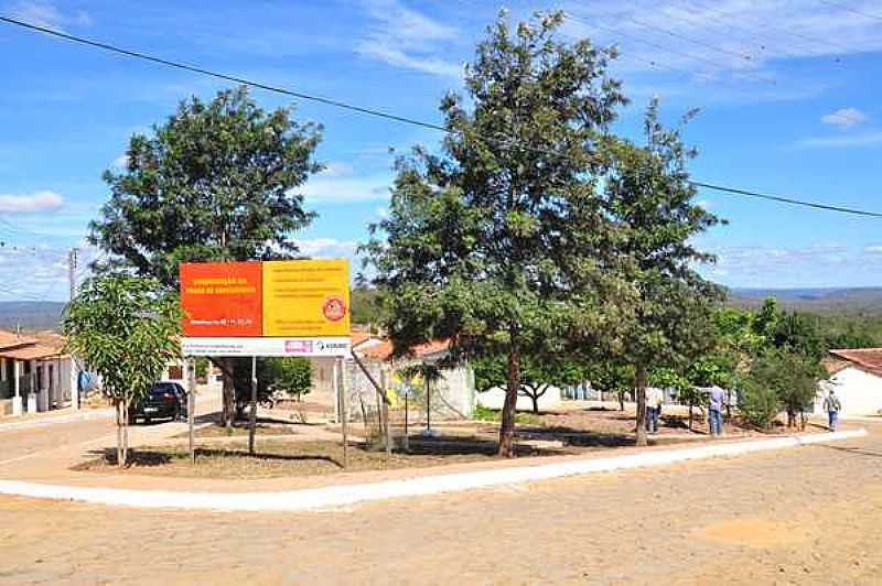 CERCADINHO-PRAA NO CENTRO DA CIDADE-FOTO:PMVC.BA.GOV.BR - CERCADINHO - BA