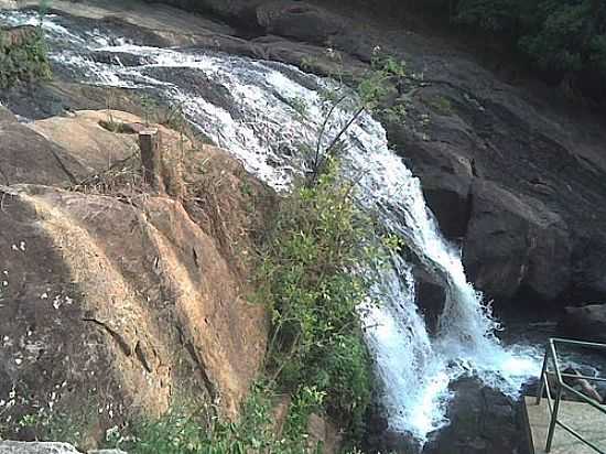 CACHOEIRA EM POCINHOS DO RIO VERDE-FOTO:PEDRO NEGRINI - POCINHOS DO RIO VERDE - MG