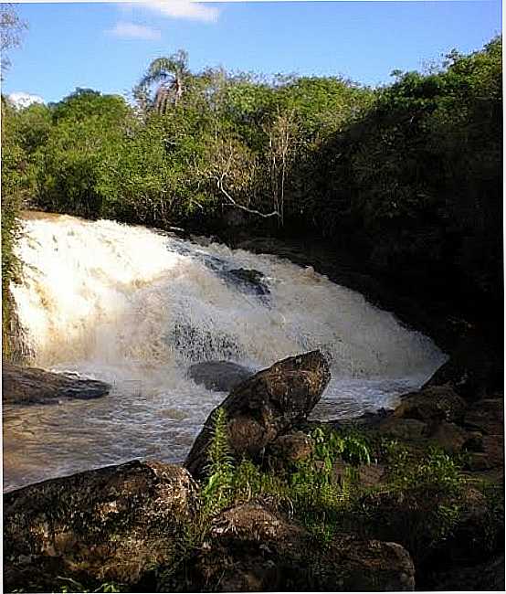 CACHOEIRA EM POCINHOS DO RIO VERDE-FOTO:ROBERTO BRASIL - POCINHOS DO RIO VERDE - MG