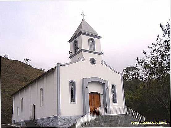 IGREJA DE SO VICENTE FERRER-FOTO:VICENTE A. QUEIROZ - POCINHOS DO RIO VERDE - MG