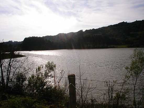 BARRAGEM DA PASTA EM VILA OLIVA-RS-FOTO:MRAIMANN - VILA OLIVA - RS