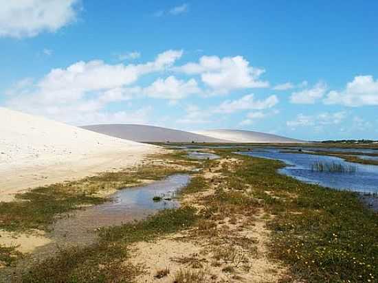 DUNAS EM ATINS POR CAMARGO.CAUE (PANORAMIO) - ATINS - MA