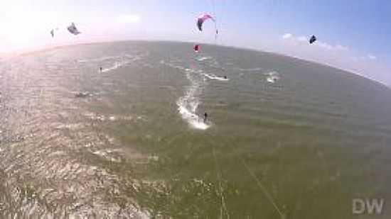 PRAIA DE ATINS LUGAR ADEQUADO PARA PRATICA DO KITE - ATINS - MA