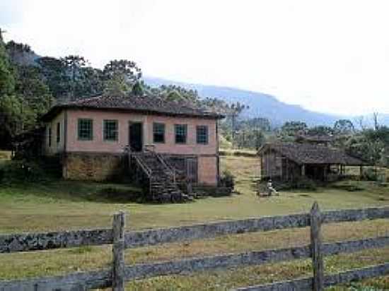 CASARO REA RURAL NO VALE DO MATUTU-FOTO:FLICKR. - VALE DO MATUTU - MG