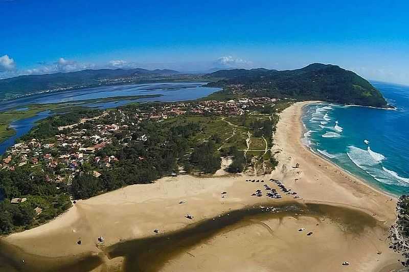 PRAIA DA FERRUGEM EM GAROPABA - SC - PRAIA DA FERRUGEM - SC