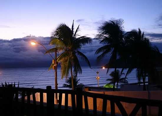 ENTARDECER EM PRAIA DE PONTA NEGRA-FOTO:BEATRIZ BARRETO TANE - PRAIA DE PONTA NEGRA - RN