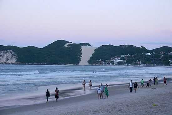 VISTA DO MORRO DO CARECA EM PRAIA DE PONTA NEGRA-FOTO:BEATRIZ BARRETO TANE - PRAIA DE PONTA NEGRA - RN