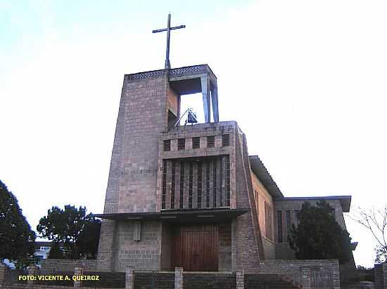 IGREJA DO SENHOR BOM JESUS EM SEABRA-BA-FOTO:VICENTE A. QUEIROZ - SEABRA - BA