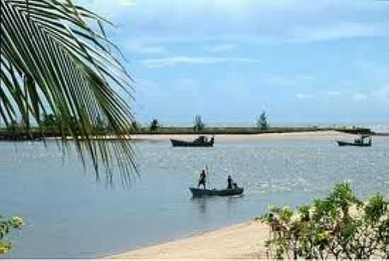 BARCOS EM BARRA DO SERINHAM-FOTO:BOCOIOLA.BLOGSPOT. - BARRA DO SERINHAEM - BA