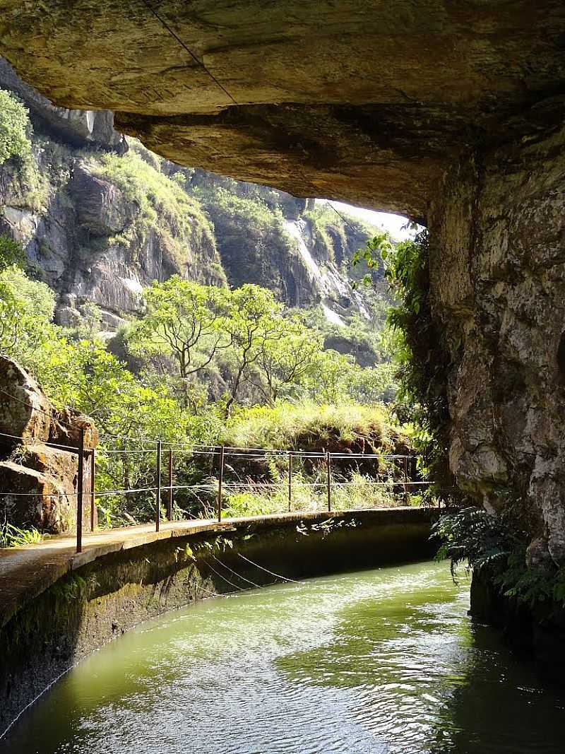 SANTO ANTNIO DO SALTO-MG-PASSARELA NO CANYON-FOTO:RAFAELDIAS - SANTO ANTNIO DO SALTO - MG