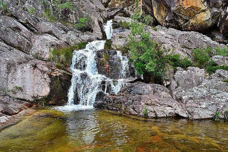 SERRA DO CIP-MG-TRILHA DAS CACHOEIRA DO GAVIO  DENTRO DO PARQUE NACIONAL-FOTO:FLAVIO HANDERSON - SERRA DO CIP - MG