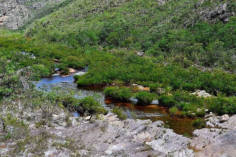 SERRA DO CIP-MG-TRILHA DAS CACHOEIRAS GAVIO E ANDORINHAS DENTRO DO PARQUE NACIONAL-FOTO:FLAVIO HANDERSON  - SERRA DO CIP - MG