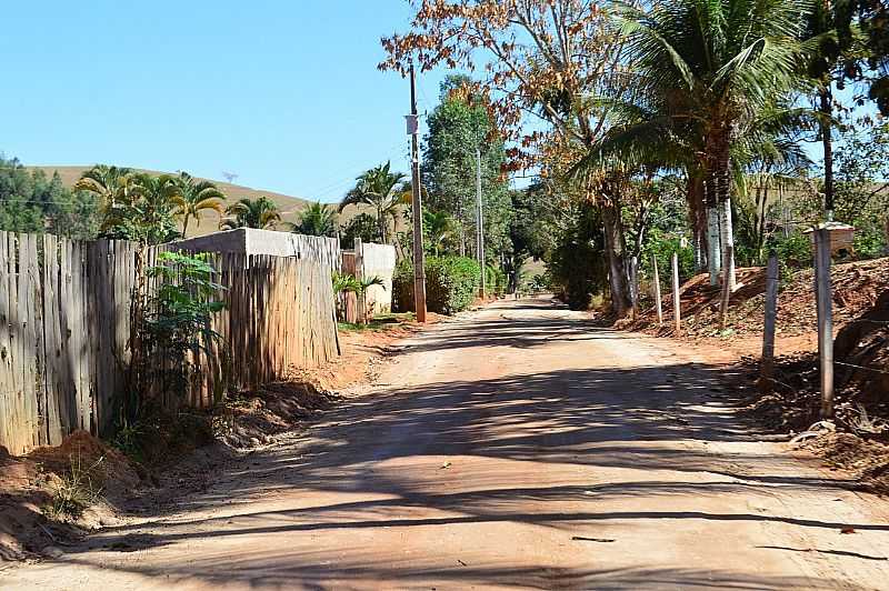 CRREGO DE PEDRA-BA-ESTRADA DO POVOADO-FOTO:VISCONDEDORIOBRANCO.MG.GOV.BR - CRREGO DE PEDRAS  - BA