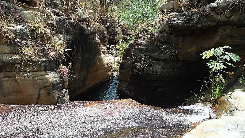 SENTO S-BA-A BELEZA DA GRUTA DOS PRAZERES-FOTO:GEIDSONC - SENTO S - BA