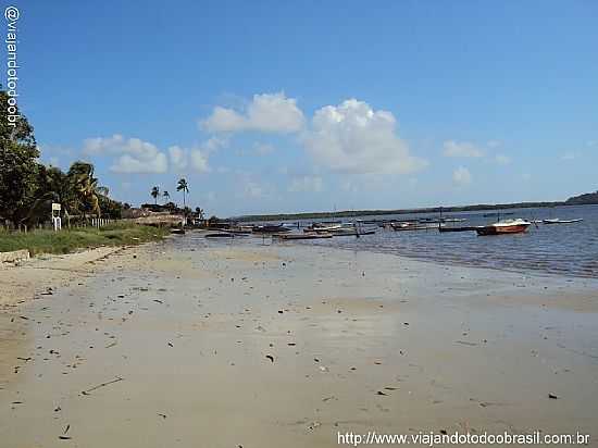 PRAIA DE ATAPUZ-PE-BARCOS NA ORLA-FOTO:SERGIO FALCETTI - PRAIA DE ATAPUZ - PE