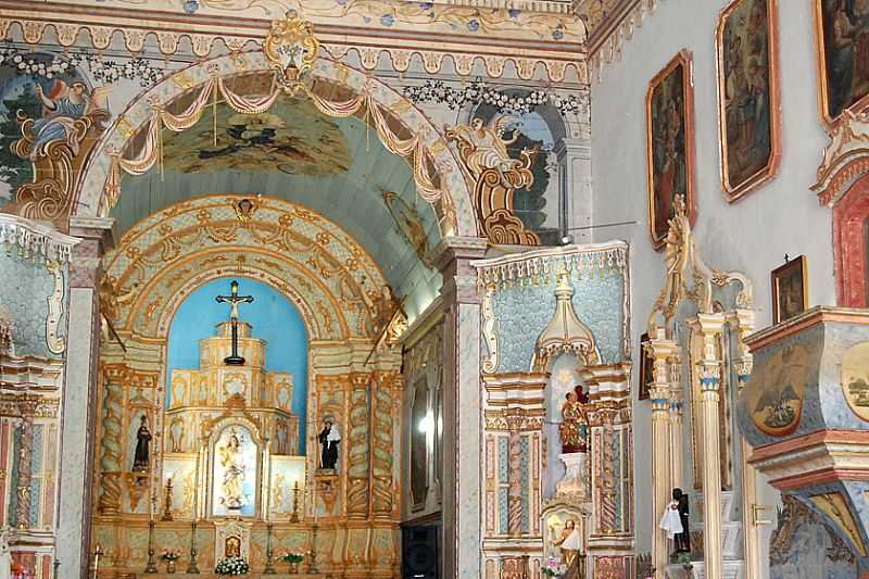 OLIVEIRA DOS CAMPINHOS-BA-ALTAR MOR DA IGREJA DE N.SRA.DE OLIVEIRA-FOTO:CADU FREITAS/BNL - OLIVEIRA DOS CAMPINHOS - BA