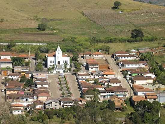 VISTA PARCIAL AREA DO CENTRO DE DISTRITO DOS FERNANDES-MG-FOTO:ENI - DISTRITO DOS FERNANDES - MG