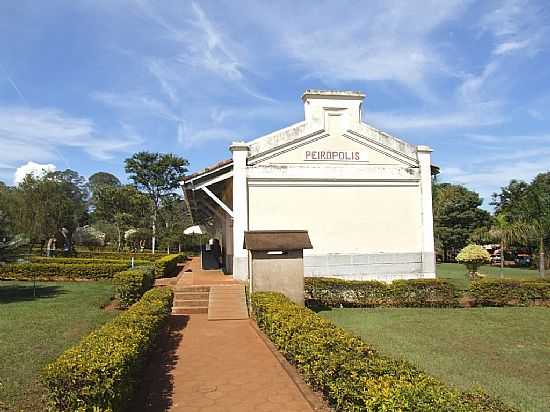 PEIRPOLIS-MG-MUSEU DOS DINOSSAUROS-FOTO:JOSE GUSTAVO A. MURT - PEIRPOLIS - MG