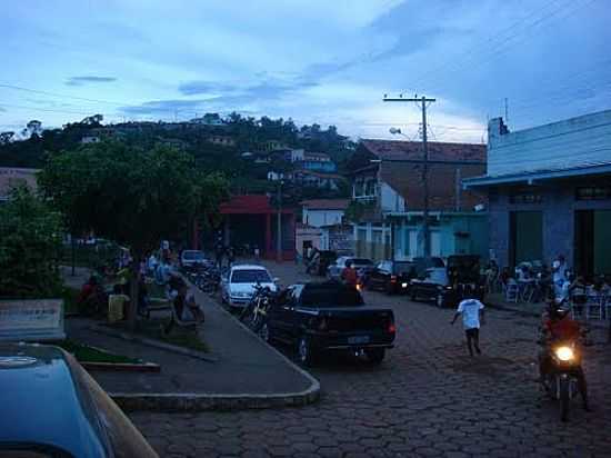 SO SEBASTIO DA BOA VISTA-MG-ENTARDECER NA PRAA CENTRAL-FOTO:JAIROGOMES - SO SEBASTIO DA BOA VISTA - MG