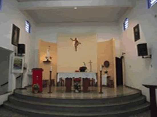 PRAIA DE ITAIPUAU-RJ-INTERIOR DA IGREJA DE N.SRA.DE FTIMA-FOTO:HTTP://NOSSASENHORADEFATIMAPAROQUIA. - PRAIA DE ITAIPUAU - RJ