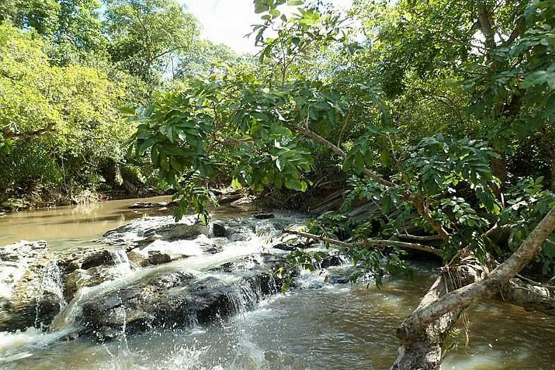 GUAS DO MIRANDA-KM 21-MS-PEQUENA CACHOEIRA NO RIO MIRANDA-FOTO:WWW.FACEBOOK.COM  - GUAS DO MIRANDA - KM21  - MS