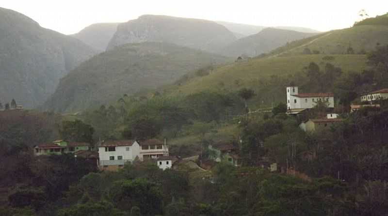 VILA DO TABULEIRO-MG-VISTA DO PEQUENO VILAREJO-FOTO:RAMON LAMAR - VILA DO TABULEIRO - MG