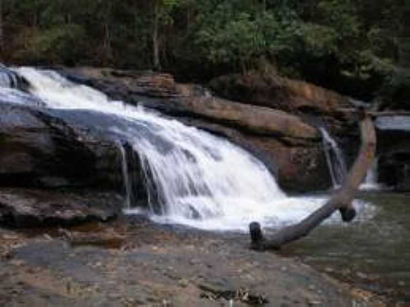 VALENTIM DISTRITO DE BOA NOVA-BA-CACHOEIRA-FOTO:FACEBOOK - VALENTIM DISTRITO DE BOA NOVA - BA