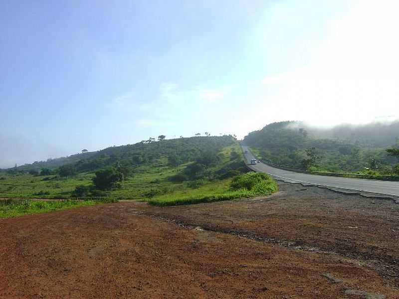 STIO DO MEIO-BA-ESTRADA DE ACESSO AO DISTRITO-FOTO:SITIODOMEIO.COM.BR - STIO DO MEIO - BA