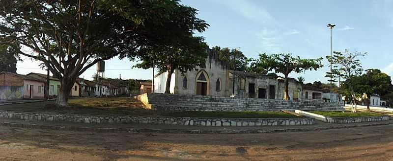 STIO DO MEIO-BA-IGREJA E PRAA CENTRAL-FOTO:SITIODOMEIO.COM.BR - STIO DO MEIO - BA