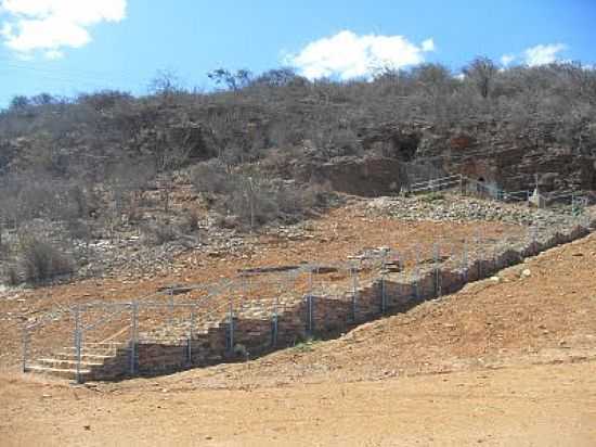 CAMINHO DA GRUTA DE SANTO ANTNIO EM TAQUARENDI-BA-FOTO:LOURDESGONZAGA. - TAQUARENDI - BA