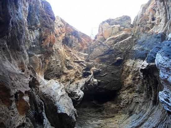 ENTRADA DA GRUTA DE SANTO ANTNIO EM TAQUARENDI-BA-FOTO:LOURDESGONZAGA. - TAQUARENDI - BA