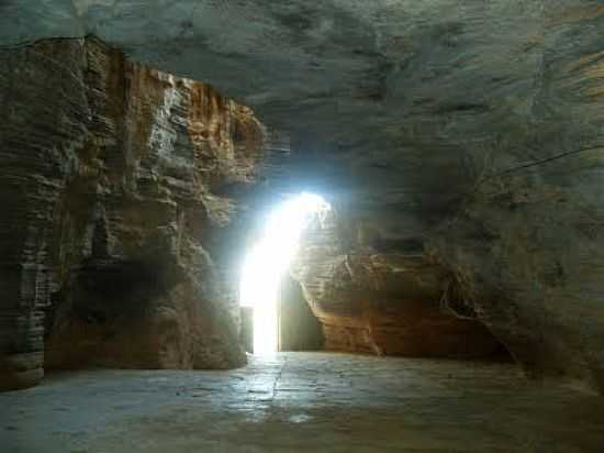 INTERIOR DA GRUTA DE SANTO ANTNIO EM TAQUARENDI-BA-FOTO:LOURDESGONZAGA. - TAQUARENDI - BA