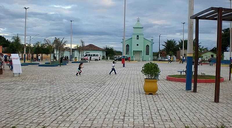 TAQUARINHA-BA-NOVA PRAA E A IGREJA-FOTO:RUBEMGAMA - TAQUARINHA - BA