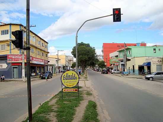 AVENIDA SO PAULO EM TEIXEIRA DE FREITAS-BA-FOTO:LEONIR ANGELO LUNARD - TEIXEIRA DE FREITAS - BA