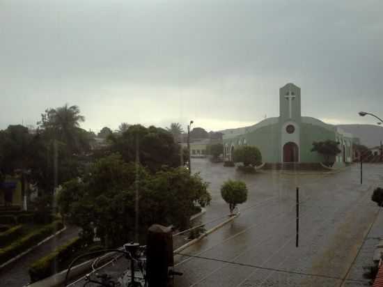 DIA DE CHUVA EM TREMEDAL, POR GILBERTO ALVES (BETO) - TREMEDAL - BA