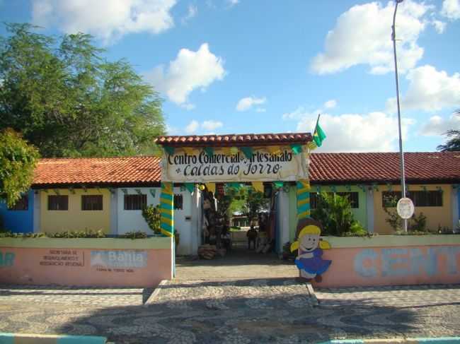 CENTRO DE ARTESANATO DE CALDAS DO JORRO, LOCALIZADO A 8 KM DE TUCANO BAHIA. O CENTRO DE ARTESANATO  REFERENCIA NA BAHIA E SE ENCONTRA NO DISTRITO CALDAS DO JORRO, A TERRA DAS GUAS TERMAIS, 48 GRAUS, POR EDSON DE MELO COSTA - TUCANO - BA