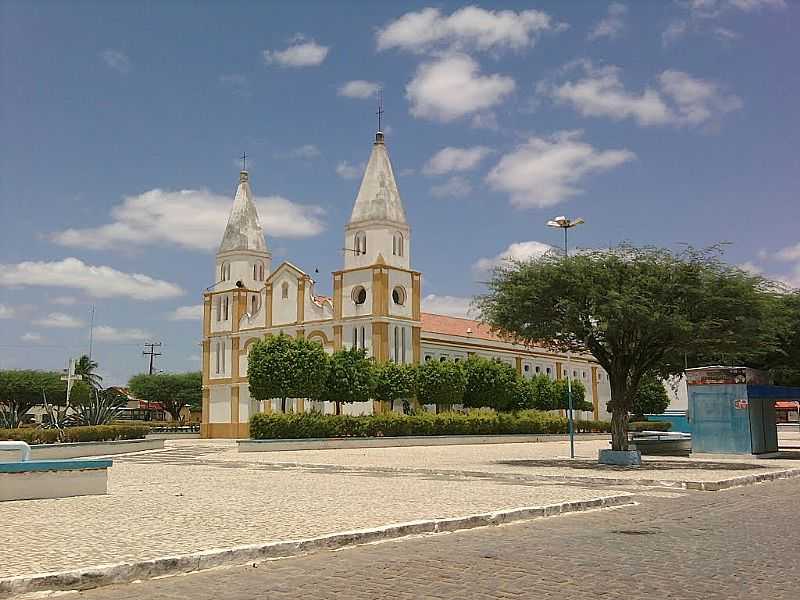 UAU-BA-PRAA E IGREJA MATRIZ-FOTO:ADRIANO_RODRIGO - UAU - BA