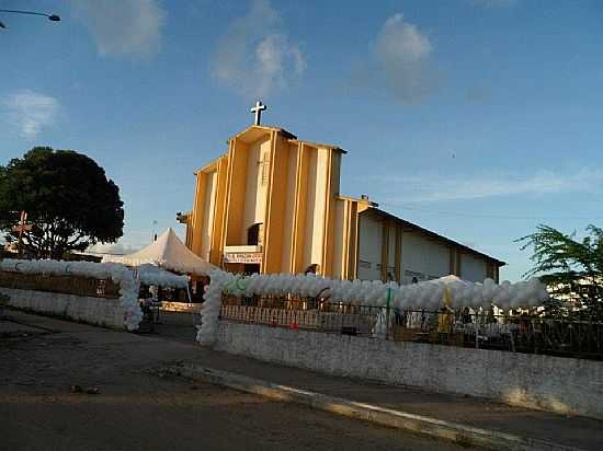 IGREJA DE N.SRA.AUXILIADORA NO CONJ.EUSTQUIO GOMES EM MACEI-AL-FOTO:JAMES.PATRIK - MACEI - AL