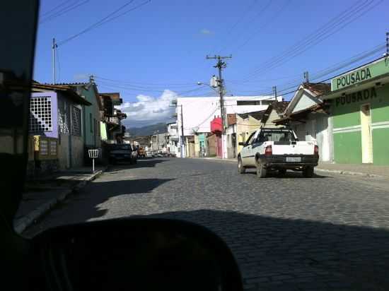 RUA LAURO DE FREITAS, POR JAC CAL - UBAT - BA