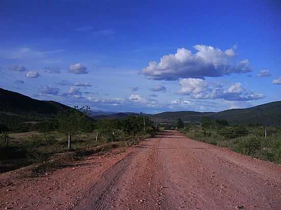 ESTRADA EM UBIRACABA-BA-FOTO:CELIOSL - UBIRACABA - BA