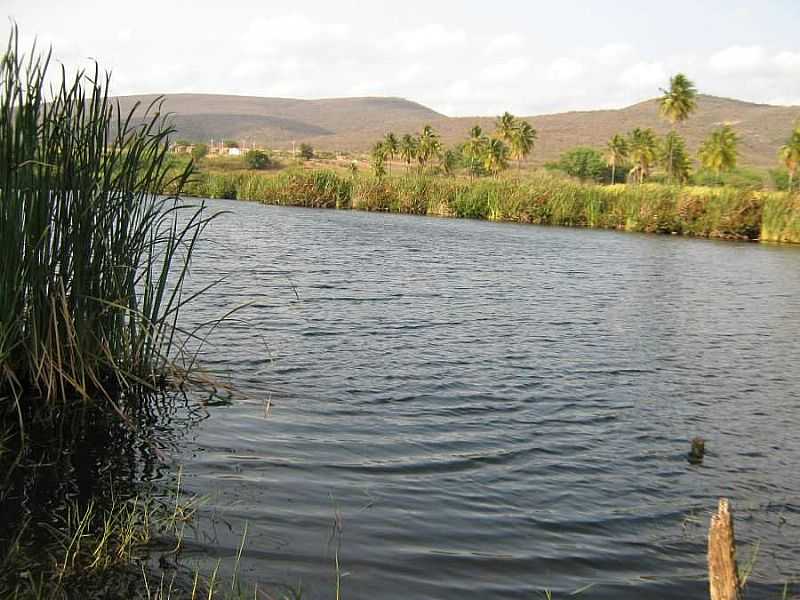 UIBA-BA-LAGOA/POO DE UIBA-FOTO:MNICA MIRANDA - UIBA - BA