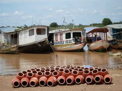 CANOAS ATRACADAS NO CAIS EM XIQUEXIQUE., POR ADRIANO PEREIRA DE BRITO - XIQUE-XIQUE - BA